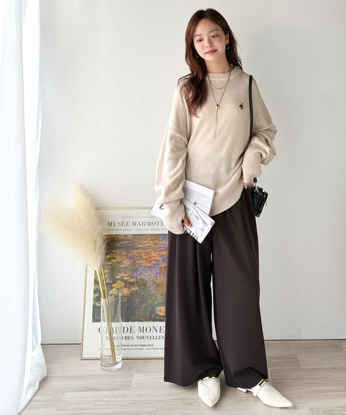 classicalelf（クラシカルエルフ）の「さらり抜け感ある着こなしが叶う。胸刺繍サムホール付きシンプルニット（ニット/セーター・レディース・グレー/アイボリー/ライトベージュ/ネイビー/レッド・LARGE/MEDIUM/SMALL/X-LARGE）」の12枚目の写真