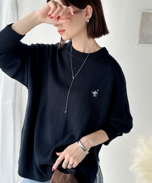 classicalelf（クラシカルエルフ）の「さらり抜け感ある着こなしが叶う。胸刺繍サムホール付きシンプルニット（ニット/セーター・レディース・グレー/アイボリー/ライトベージュ/ネイビー/レッド・LARGE/MEDIUM/SMALL/X-LARGE）」の18枚目の写真