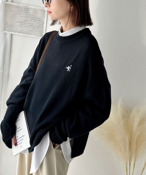 classicalelf（クラシカルエルフ）の「さらり抜け感ある着こなしが叶う。胸刺繍サムホール付きシンプルニット（ニット/セーター・レディース・グレー/アイボリー/ライトベージュ/ネイビー/レッド・LARGE/MEDIUM/SMALL/X-LARGE）」の17枚目の写真