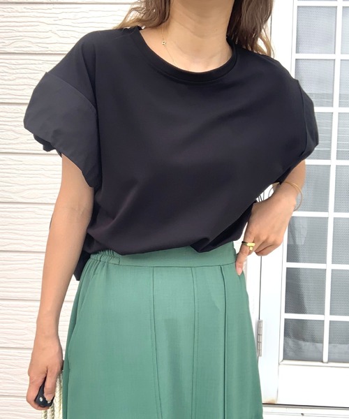 Q（キュー）の「バルーンパフドロストT（Tシャツ/カットソー・レディース・ブラック/ホワイト/ライトブルー・MEDIUM）」の14枚目の写真
