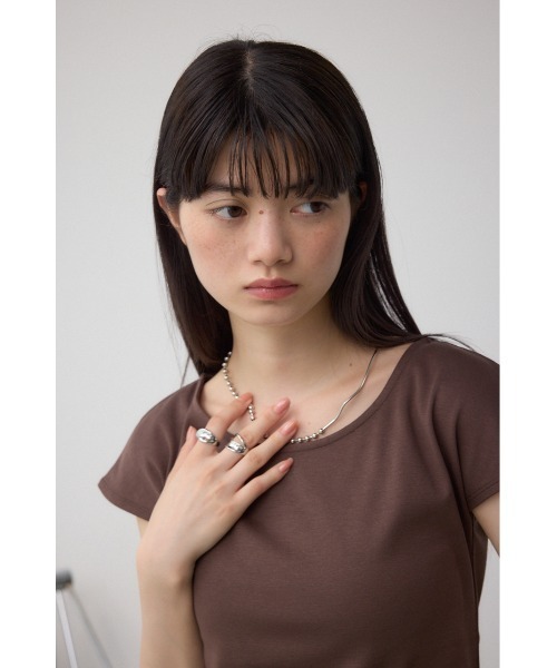 AZUL by moussy（アズールバイマウジー）の「C/Tフレンチスリーブカットトップス（Tシャツ/カットソー・レディース・ブラウン/アイボリー/ブラック・SMALL/MEDIUM）」の12枚目の写真