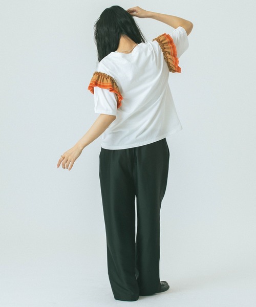 ROSE BUD（ローズバッド）の「【WEB・一部店舗限定】FRILL SLEEVE TOP（Tシャツ/カットソー・レディース・ブラック/ホワイト・ONE SIZE）」の9枚目の写真