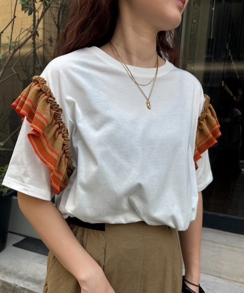 ROSE BUD（ローズバッド）の「【WEB・一部店舗限定】FRILL SLEEVE TOP（Tシャツ/カットソー・レディース・ブラック/ホワイト・ONE SIZE）」の20枚目の写真