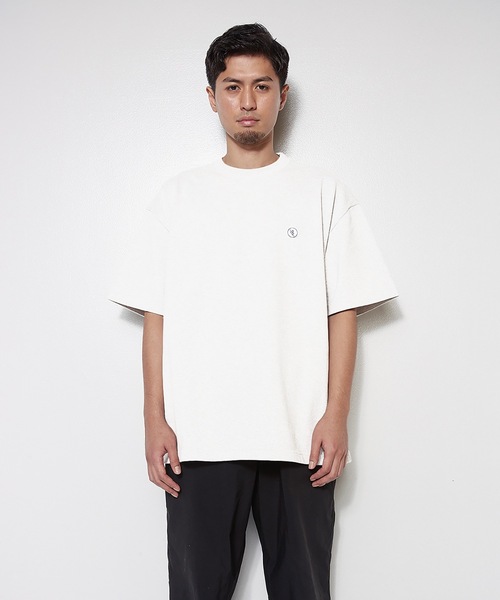 UN-USELESS(アンユースレス)の「【UN-USELESS】アンユースレス/ USL COTTON KNITEE(Tシャツ/カットソー・メンズ・ホワイト系/ブラック/グレー系その他/ブラック系その他/グレー/オフホワイト・M-L/L-XL/S-M)」の2枚目の写真