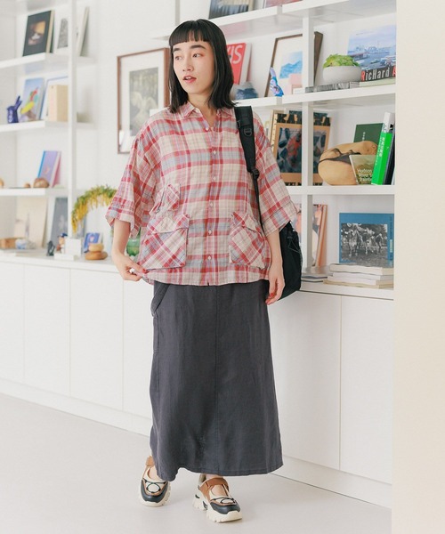 niko and...(ニコアンド)の「FINEリネンツイルスカート(スカート・レディース・ブラック/ブラウン/インディゴブルー・LARGE/MEDIUM)」の2枚目の写真