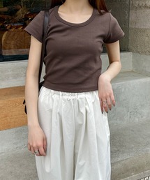 シンプルクルーネックTシャツ