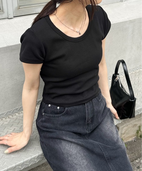 LE MORE(リモア)の「シンプルクルーネックTシャツ(Tシャツ/カットソー・レディース・アイボリー/ブラック/グレー/ブラウン・FREE)」の5枚目の写真