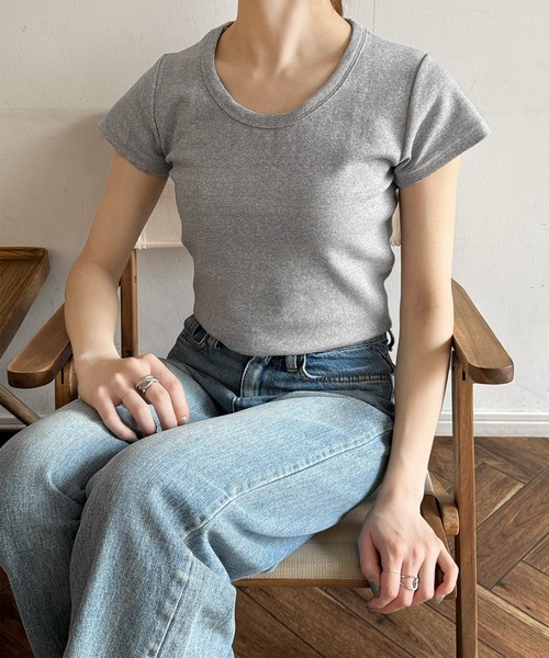 LE MORE(リモア)の「シンプルクルーネックTシャツ(Tシャツ/カットソー・レディース・アイボリー/ブラック/グレー/ブラウン・FREE)」の17枚目の写真