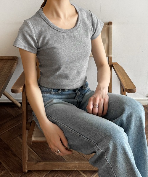 LE MORE(リモア)の「シンプルクルーネックTシャツ(Tシャツ/カットソー・レディース・アイボリー/ブラック/グレー/ブラウン・FREE)」の18枚目の写真
