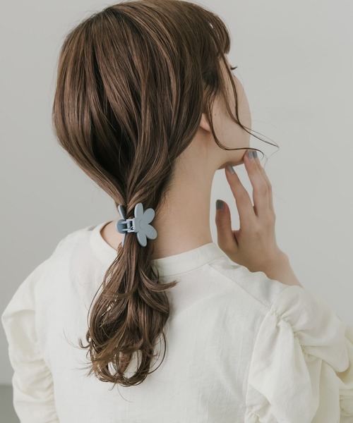 SMELLY(スメリー)の「フラワーミニバンス(バレッタ/ヘアクリップ・レディース・ブルー・-)」の5枚目の写真