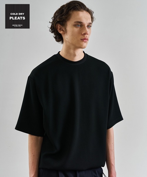 UNITED TOKYO（ユナイテッドトウキョウ）の「COLD DRY PLEATS Tシャツ（Tシャツ/カットソー・メンズ・ブラック/ダークグリーン/オフホワイト/ダークグレー・1/2）」の2枚目の写真