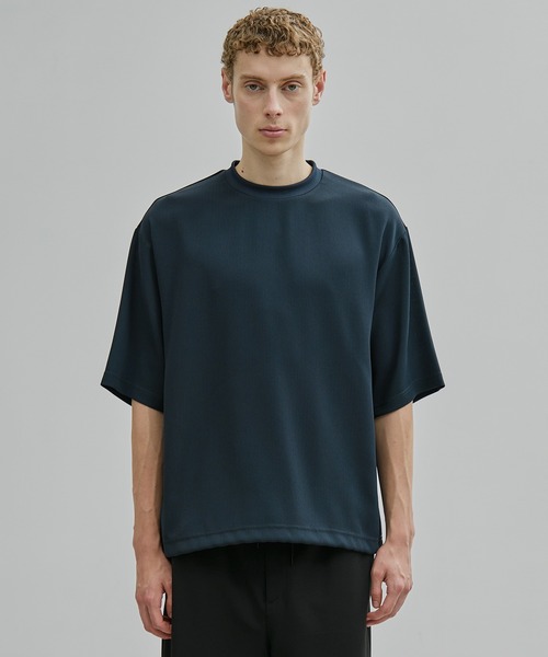 UNITED TOKYO（ユナイテッドトウキョウ）の「COLD DRY PLEATS Tシャツ（Tシャツ/カットソー・メンズ・ブラック/ダークグリーン/オフホワイト/ダークグレー・1/2）」の14枚目の写真