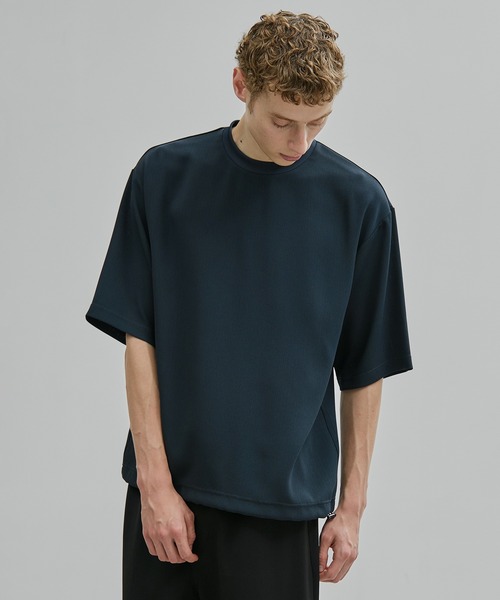 UNITED TOKYO（ユナイテッドトウキョウ）の「COLD DRY PLEATS Tシャツ（Tシャツ/カットソー・メンズ・ブラック/ダークグリーン/オフホワイト/ダークグレー・1/2）」の13枚目の写真