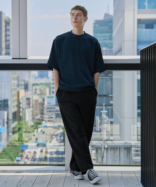 UNITED TOKYO（ユナイテッドトウキョウ）の「COLD DRY PLEATS Tシャツ（Tシャツ/カットソー・メンズ・ブラック/ダークグリーン/オフホワイト/ダークグレー・1/2）」の5枚目の写真