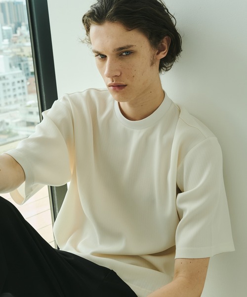 UNITED TOKYO（ユナイテッドトウキョウ）の「COLD DRY PLEATS Tシャツ（Tシャツ/カットソー・メンズ・ブラック/ダークグリーン/オフホワイト/ダークグレー・1/2）」の20枚目の写真