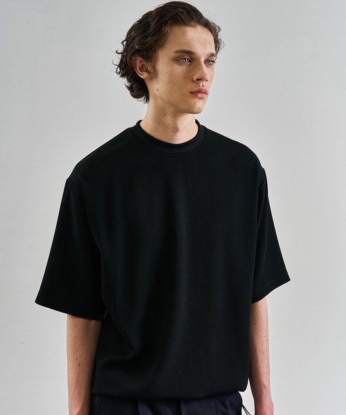 UNITED TOKYO（ユナイテッドトウキョウ）の「COLD DRY PLEATS Tシャツ（Tシャツ/カットソー・メンズ・ブラック/ダークグリーン/オフホワイト/ダークグレー・1/2）」の19枚目の写真