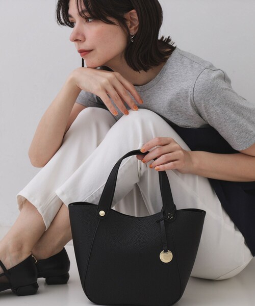 OPAQUE.CLIP(オペークドットクリップ)の「【軽量/2WAY】コインカシメシュリンクミドルトートバッグ(トートバッグ・レディース・ボルドー/ブラック/ブラウン系・00)」の1枚目の写真