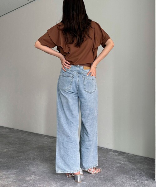 fredy emue(フレディエミュ)の「ラッフルショルダー半袖Tシャツ(Tシャツ/カットソー・レディース・オフホワイト/ブラック/ピンク/ブラウン・38)」の7枚目の写真