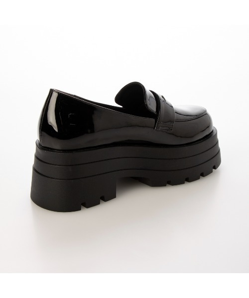 EVOL（イーボル）の「【ふかふか・美脚効果あり】厚底エナメルコインローファー IZ5780（ローファー・レディース・ブラック/アイボリー・22.5cm/23.0cm/23.5cm/24.0cm/24.5cm）」の15枚目の写真