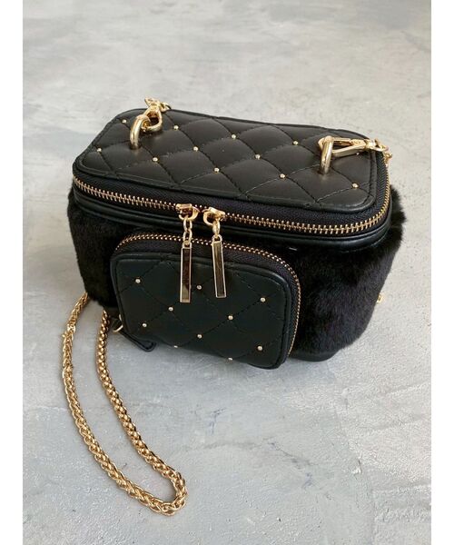 RESEXXY（リゼクシー）の「フロントポケットエコファーバニティバック（ショルダーバッグ・レディース・ベージュ/ブルー/ブラック・FREE）」の2枚目の写真