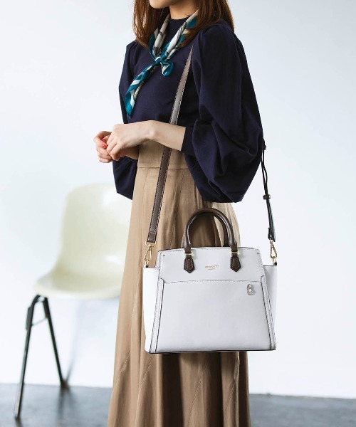 & chouette（アンドシュエット）の「《推し事バッグ》クリアポケット付きスクエアトートバッグ（ハンドバッグ・レディース・オフホワイト/ブラック・FREE）」の22枚目の写真