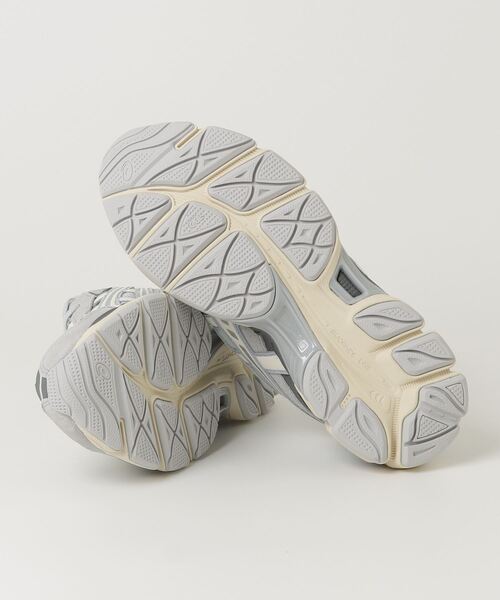 ASICS（アシックス）の「GEL-NYC 2055/ ゲルエヌワイシー 2055（スニーカー・メンズ・グレー×ホワイト・25.5/24.5/28.5/27.5/23/26/23.5/26.5/25/27/29/28/24）」の11枚目の写真