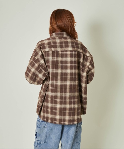 GORGE(ゴージ)の「《ゆるっと羽織れる》レディース チェックシャツ ビッグシルエット 長袖シャツ 秋冬 カジュアル(シャツ/ブラウス・レディース・ブラック/ブルー/ブラウン/オレンジ・F)」の9枚目の写真