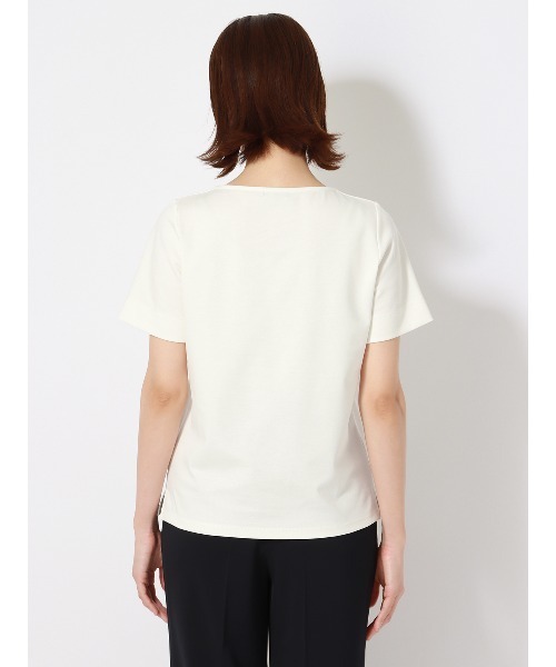 SUIT SQUARE（スーツスクエア）の「ボートネックカットソー 半袖 ウォッシャブル 撥水 ストレッチポンチ 無地（Tシャツ/カットソー・レディース・ホワイト系・38(9号)）」の12枚目の写真