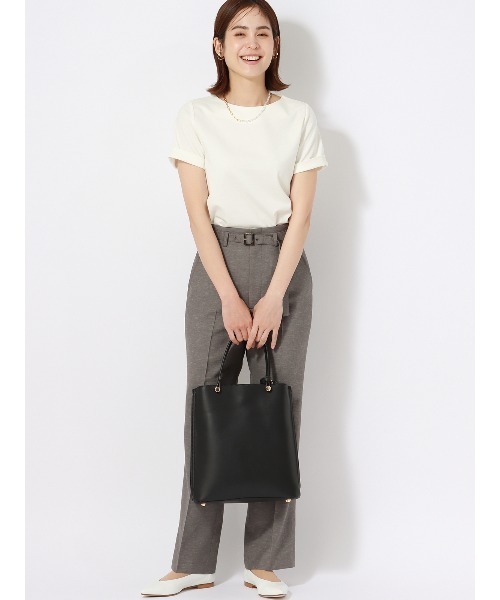 SUIT SQUARE（スーツスクエア）の「ボートネックカットソー 半袖 ウォッシャブル 撥水 ストレッチポンチ 無地（Tシャツ/カットソー・レディース・ホワイト系・38(9号)）」の7枚目の写真