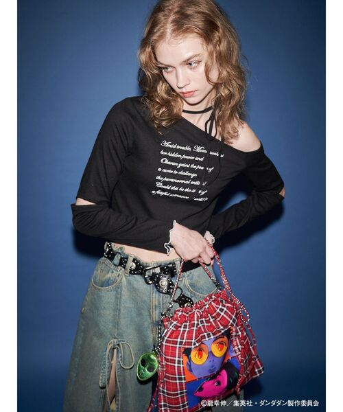 jouetie(ジュエティ)の「【TVアニメ『ダンダダン』・jouetie】フィットオフショルトップス(Tシャツ/カットソー・レディース・その他1/オフホワイト/ブラック・MEDIUM)」の21枚目の写真