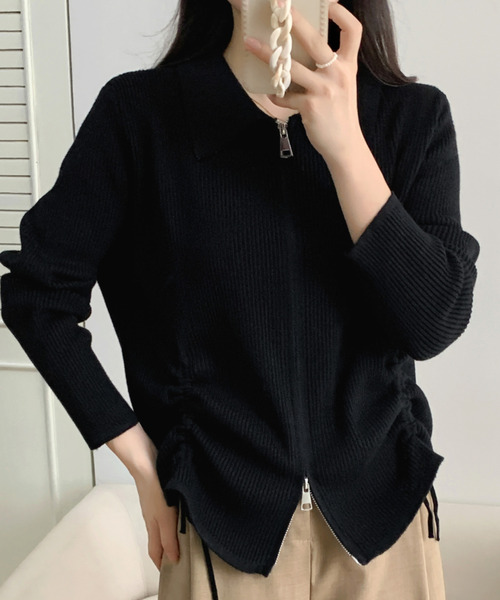 Ada.(エイダ)の「ダブルジップ シャーリング 襟付き ニット(ニット/セーター・レディース・ブラック/ブラウン/レッド/アイボリー・FREE)」の2枚目の写真