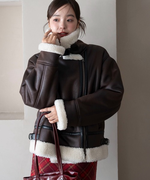 WEGO（ウィゴー）の「WEGO/フェイクムートンボアジャケット（ムートンコート・レディース・ブラック/ブラウン・FREE）」の13枚目の写真