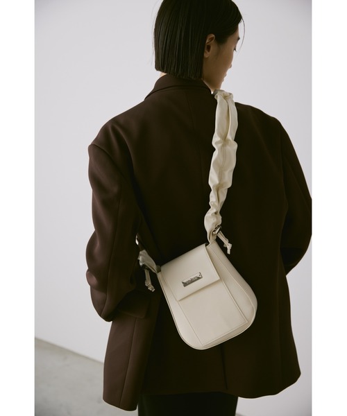 un/neu（アンノイ）の「ギャザーハンドルフラップショルダーバッグ / 2WAYショルダーバッグ（ショルダーバッグ・レディース・ブラック/シルバー/ホワイト/ブラウン/ミント/イエロー・FREE）」の7枚目の写真