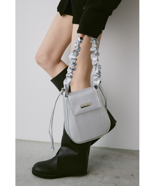 un/neu（アンノイ）の「ギャザーハンドルフラップショルダーバッグ / 2WAYショルダーバッグ（ショルダーバッグ・レディース・ブラック/シルバー/ホワイト/ブラウン/ミント/イエロー・FREE）」の21枚目の写真