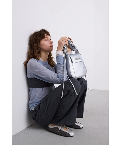 un/neu（アンノイ）の「ギャザーハンドルフラップショルダーバッグ / 2WAYショルダーバッグ（ショルダーバッグ・レディース・ブラック/シルバー/ホワイト/ブラウン/ミント/イエロー・FREE）」の17枚目の写真