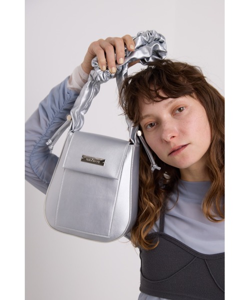 un/neu（アンノイ）の「ギャザーハンドルフラップショルダーバッグ / 2WAYショルダーバッグ（ショルダーバッグ・レディース・ブラック/シルバー/ホワイト/ブラウン/ミント/イエロー・FREE）」の13枚目の写真