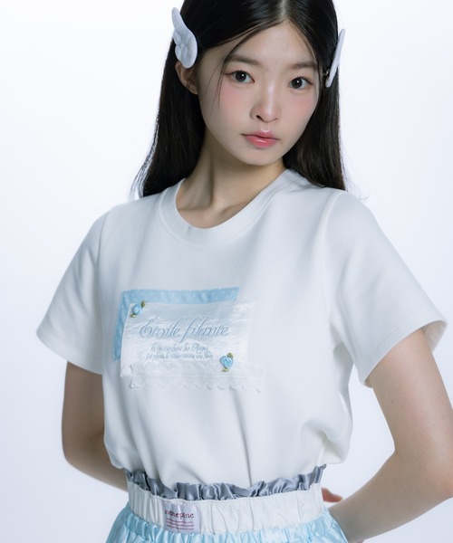 monepine(モネピネ)の「collage embroidery Tee/コラージュ刺繍T(Tシャツ/カットソー・レディース・ライトグリーン/ライトブルー・1/2)」の3枚目の写真