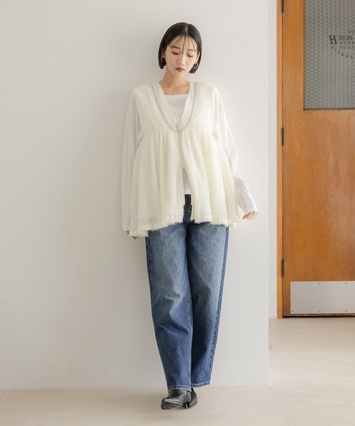 LOWRYS FARM(ローリーズファーム)の「フェザーZIPベスト 495535(ベスト・レディース・アイボリー/ブラック/グレー・FREE)」の16枚目の写真