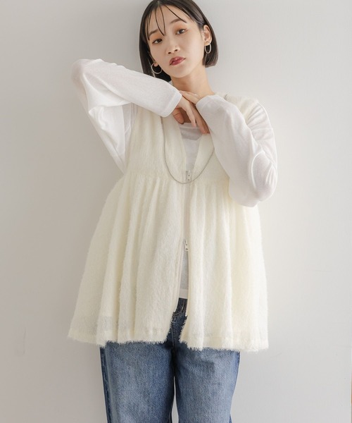 LOWRYS FARM(ローリーズファーム)の「フェザーZIPベスト 495535(ベスト・レディース・アイボリー/ブラック/グレー・FREE)」の18枚目の写真