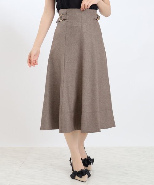 ASTORIA ODIER（アストリアオディール）の「サイドバックルフレアスカート（サイズ調整可能）（スカート・レディース・ブラウン/ブラック/グレー・SMALL/MEDIUM/LARGE）」の16枚目の写真
