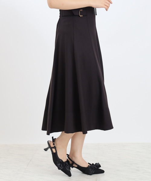 ASTORIA ODIER（アストリアオディール）の「サイドバックルフレアスカート（サイズ調整可能）（スカート・レディース・ブラウン/ブラック/グレー・SMALL/MEDIUM/LARGE）」の6枚目の写真