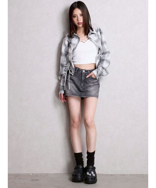 GYDA（ジェイダ）の「ドロストショートGRUNGEチェックシャツ（シャツ/ブラウス・レディース・オフホワイト/グレー・FREE）」の8枚目の写真