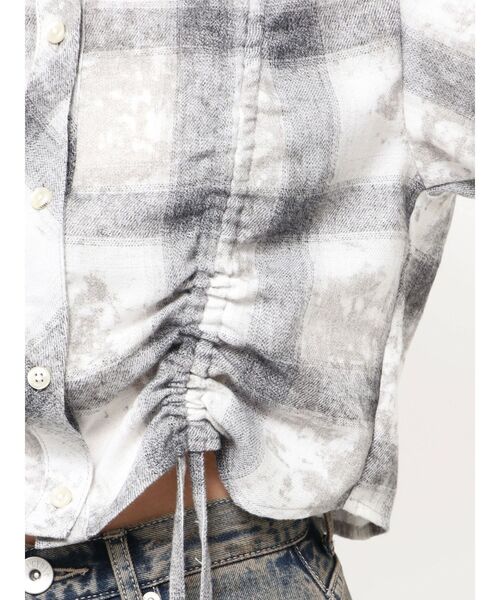 GYDA（ジェイダ）の「ドロストショートGRUNGEチェックシャツ（シャツ/ブラウス・レディース・オフホワイト/グレー・FREE）」の16枚目の写真