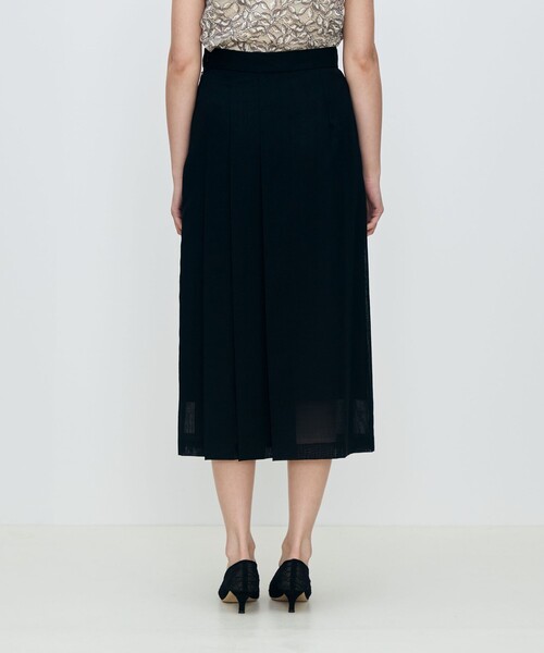 TOMORROWLAND collection(トゥモローランドコレクション)の「クリアーボイル アシンメトリープリーツスカート(スカート・レディース・ブラック/グレー・34/36)」の10枚目の写真