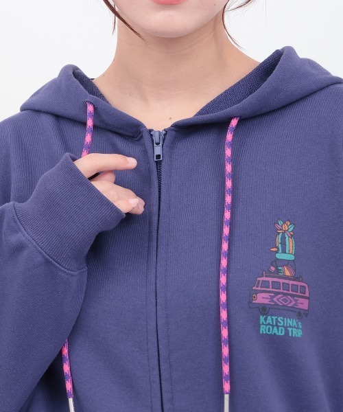 チチカカ（チチカカ）の「チビカチナバスプリントジップパーカー（パーカー・レディース・パープル/ブラック/カラフル・FREE）」の6枚目の写真