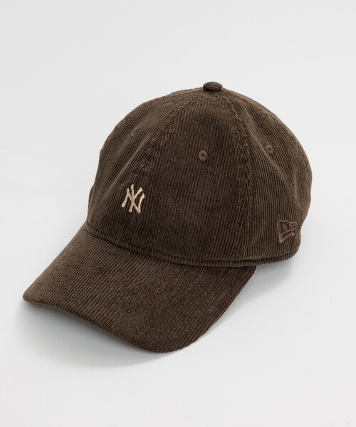 FREAK'S STORE（フリークスストア）の「New Era × FREAK'S STORE/ニューエラ 別注 9TWENTY MICROMINI CORDUROY LOGO CAP/別注 9TWENTY マイクロミニ コーデュロイ ロゴ キャップ（キャップ・レディース・ネイビー/ブラウン/ナチュラル・ONE SIZE）」の2枚目の写真