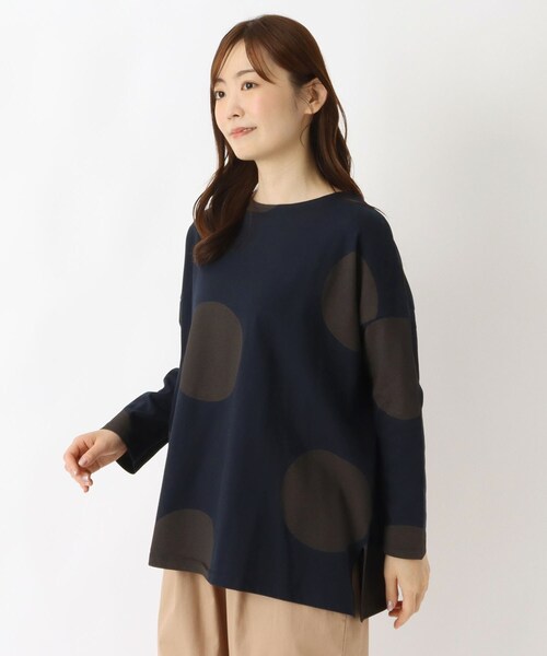 one'sterrace（ワンズテラス）の「ドットプリント 7分袖ゆったりプルオーバー（Tシャツ/カットソー・レディース・ライトグレー系8/ネイビー系5/グレー系その他7・02）」の3枚目の写真
