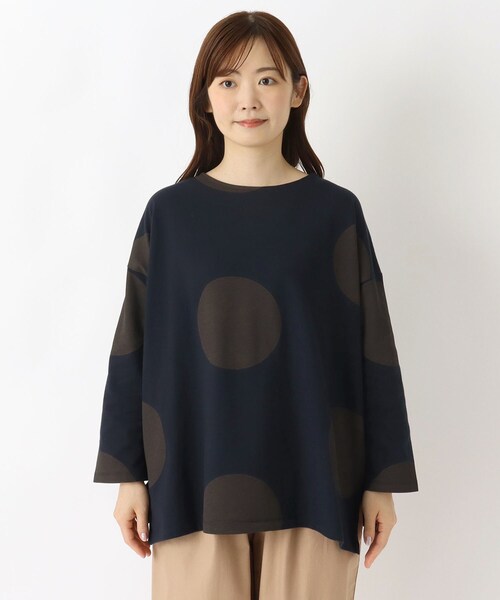 one'sterrace（ワンズテラス）の「ドットプリント 7分袖ゆったりプルオーバー（Tシャツ/カットソー・レディース・ライトグレー系8/ネイビー系5/グレー系その他7・02）」の4枚目の写真