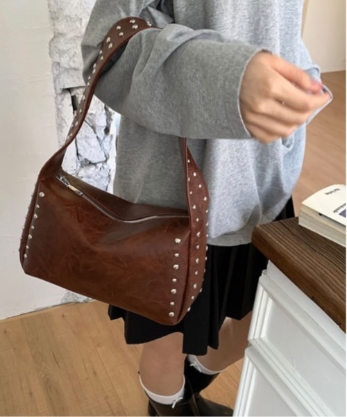 Burner(バーナー)の「【OKUOKU 0909】スタッズワイド ショルダーバッグ ruf-bag-4-28【RBTS】(ショルダーバッグ・メンズ・ブラウン/ダークブラウン/ブラック・FREE)」の3枚目の写真