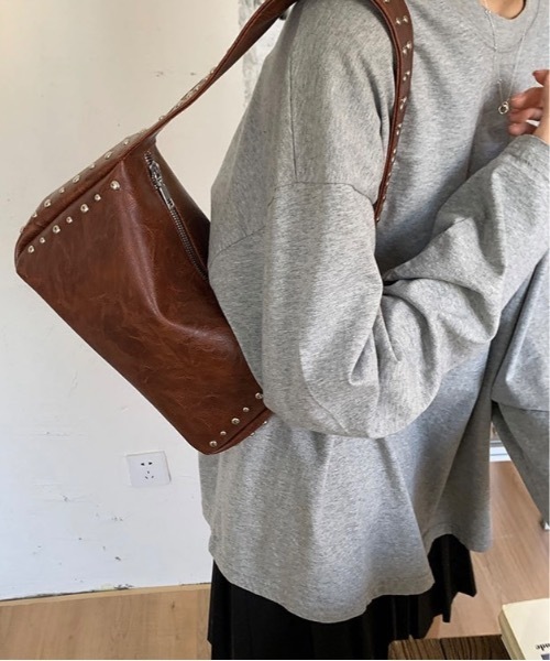 Burner(バーナー)の「【OKUOKU 0909】スタッズワイド ショルダーバッグ ruf-bag-4-28【RBTS】(ショルダーバッグ・メンズ・ブラウン/ダークブラウン/ブラック・FREE)」の12枚目の写真